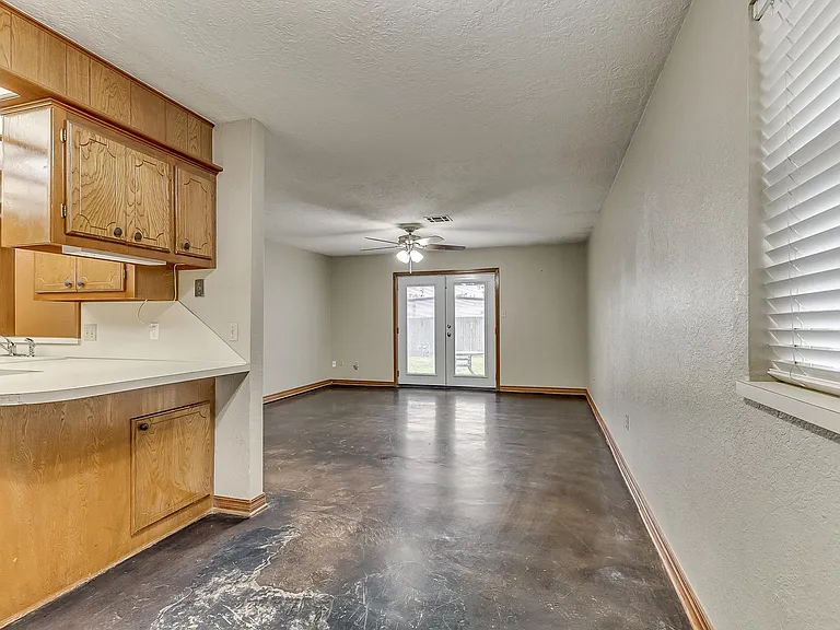 1518 E Boyd St — Photo 30