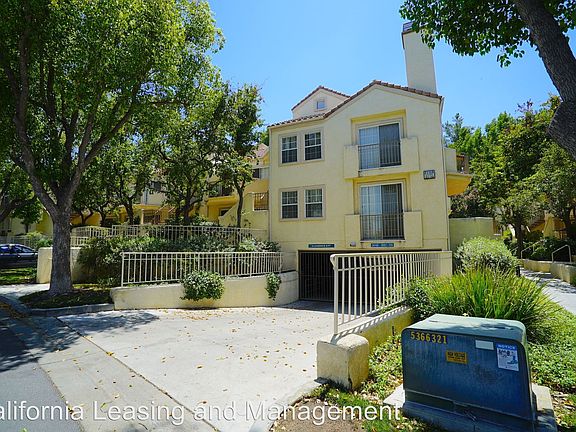 2nd image of 24149 Del Monte Dr Unit 308