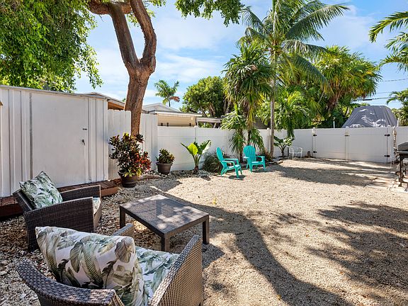 4th image of 970 95th St