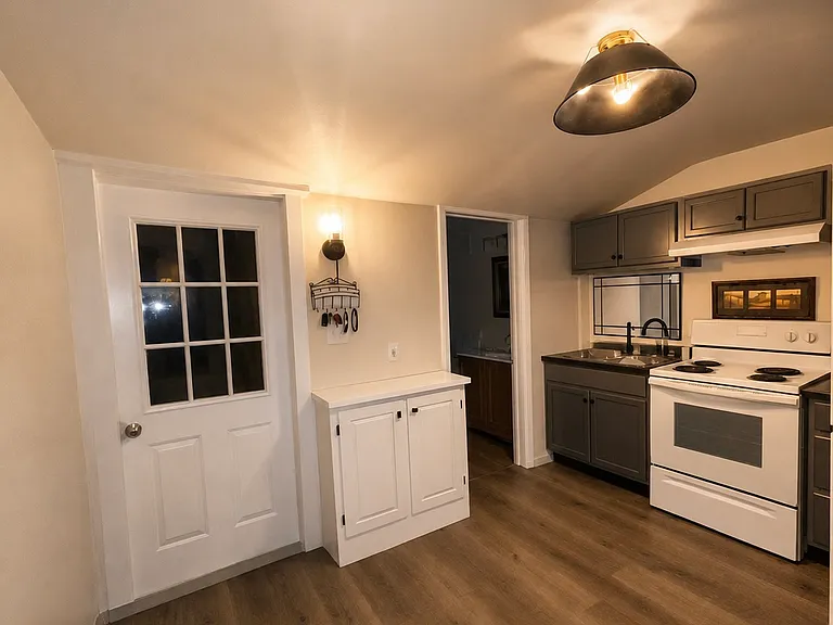 19 S Crawford St #19 — Photo 11