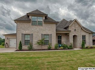 17 Astoria Ln SE, Gurley, AL 35748