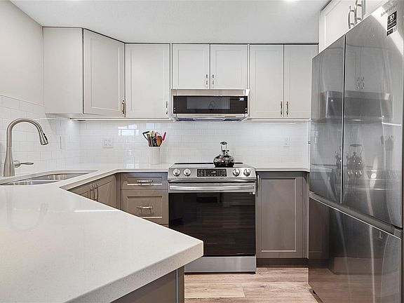 3rd image of 930 Yates St #402