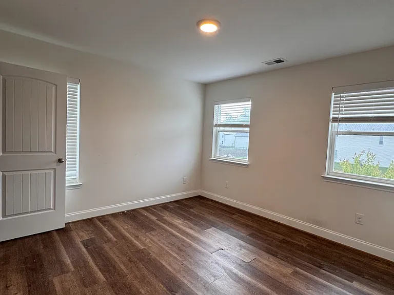 407 Albus Dr — Photo 9