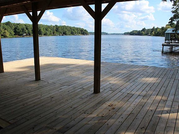 4th image of 1285 S Lake Dr