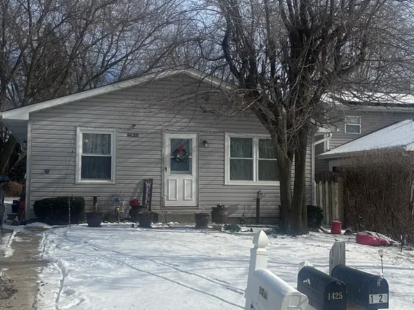 1425 Brentwood Dr, Round Lake Beach, IL 60073