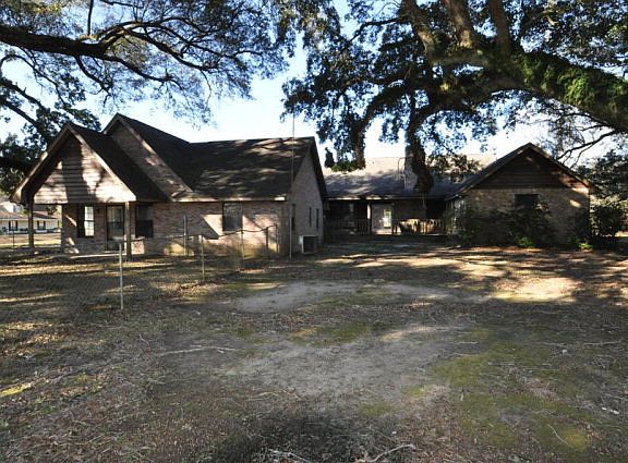 5th image of 21 Plantation Oaks Dr