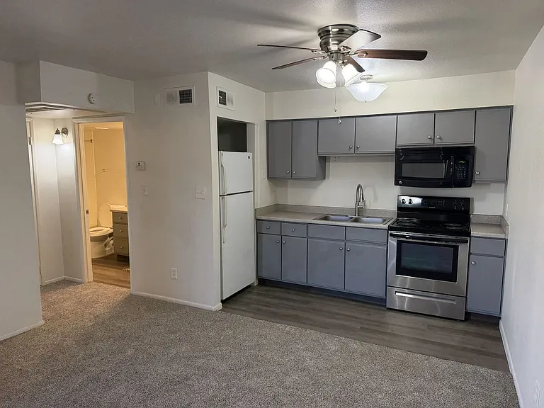 10644 N 15th Way #11 — Photo 12