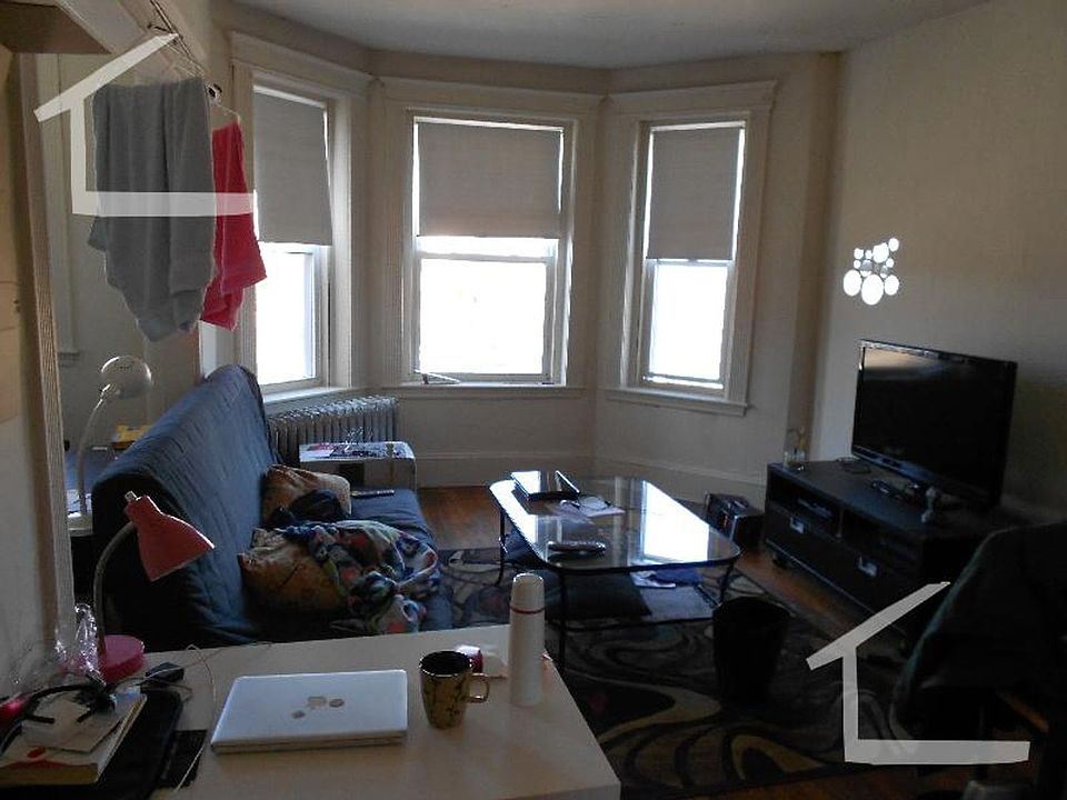 2nd image of 1334 Commonwealth Ave #U