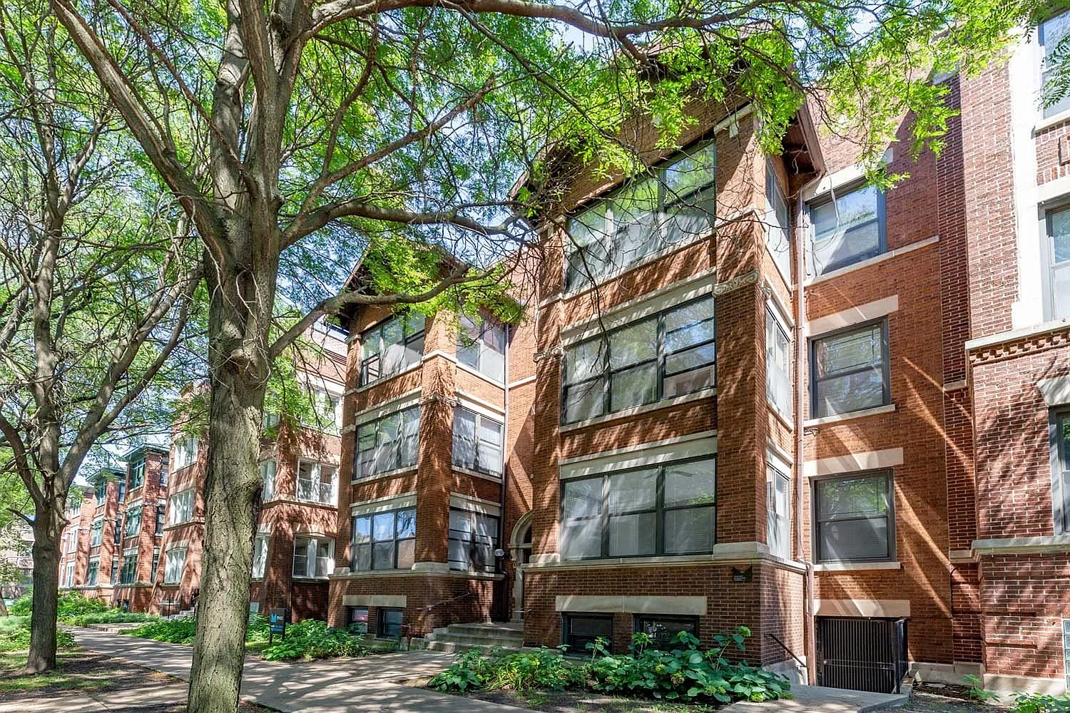 5335-5337 S. Woodlawn Avenue — Photo 4