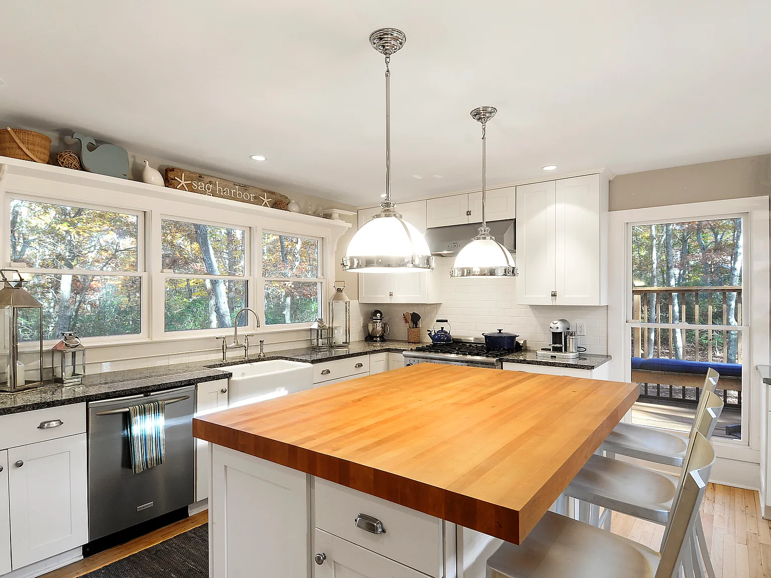 Stunning Sag Harbor Retreat — Photo 3