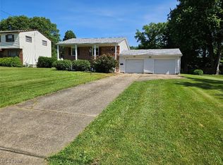 3890 Ayrshire Dr, Youngstown, OH 44511