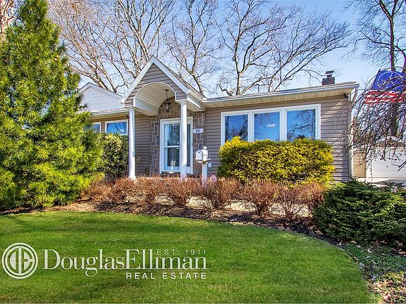 4th image of 391 Spruce Ln