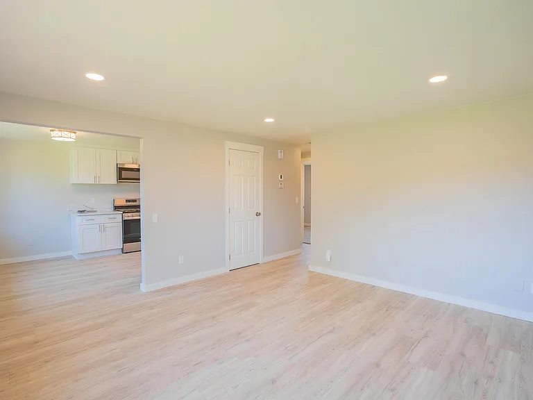 2910 Railroad St SE — Photo 18