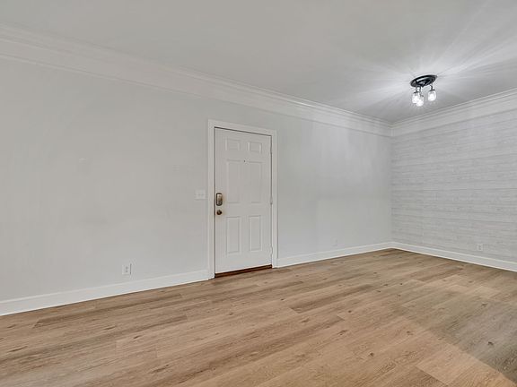 5th image of 316 Sloan Rd