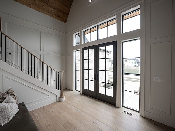 4th image of 18270 Valleyview Cir