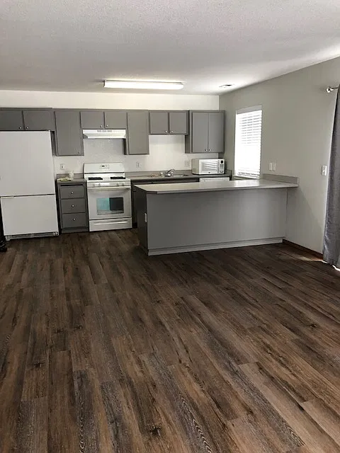 3 bed, 1200 sqft, $1,825 — Photo 4