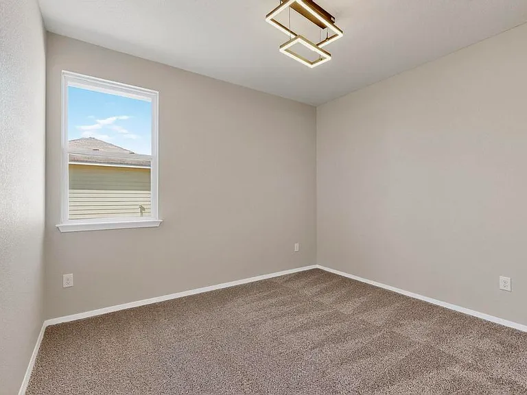 189 Fabion St — Photo 29