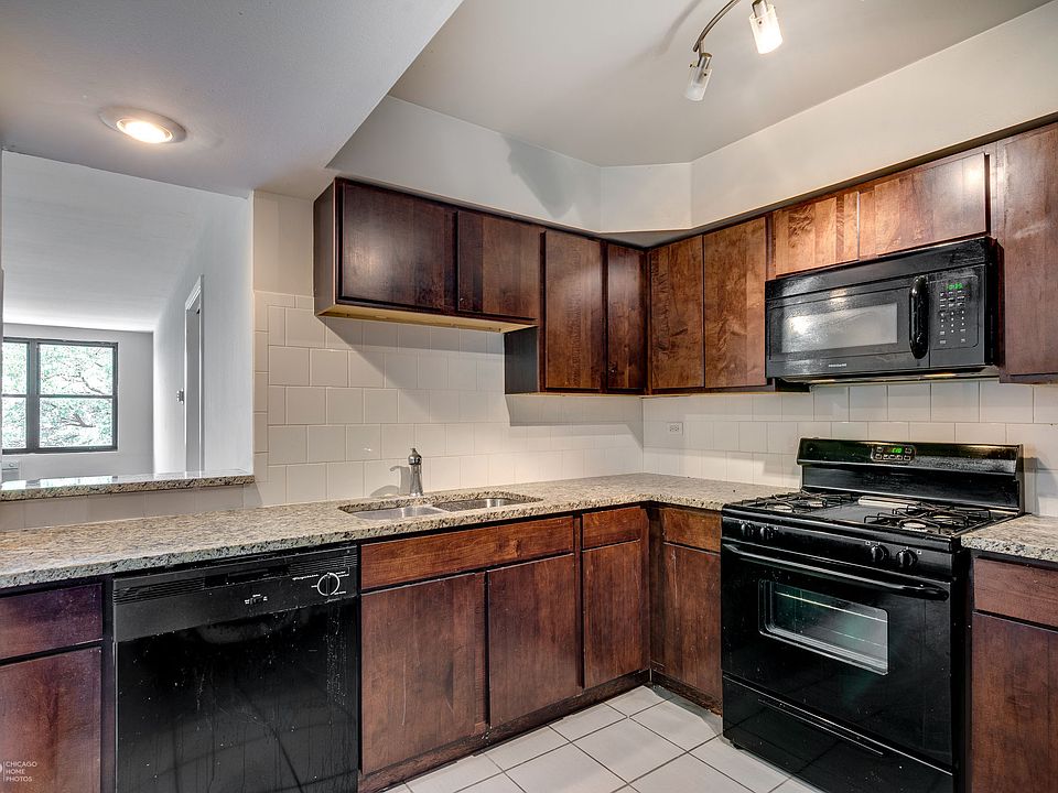 2BUP - Kitchen