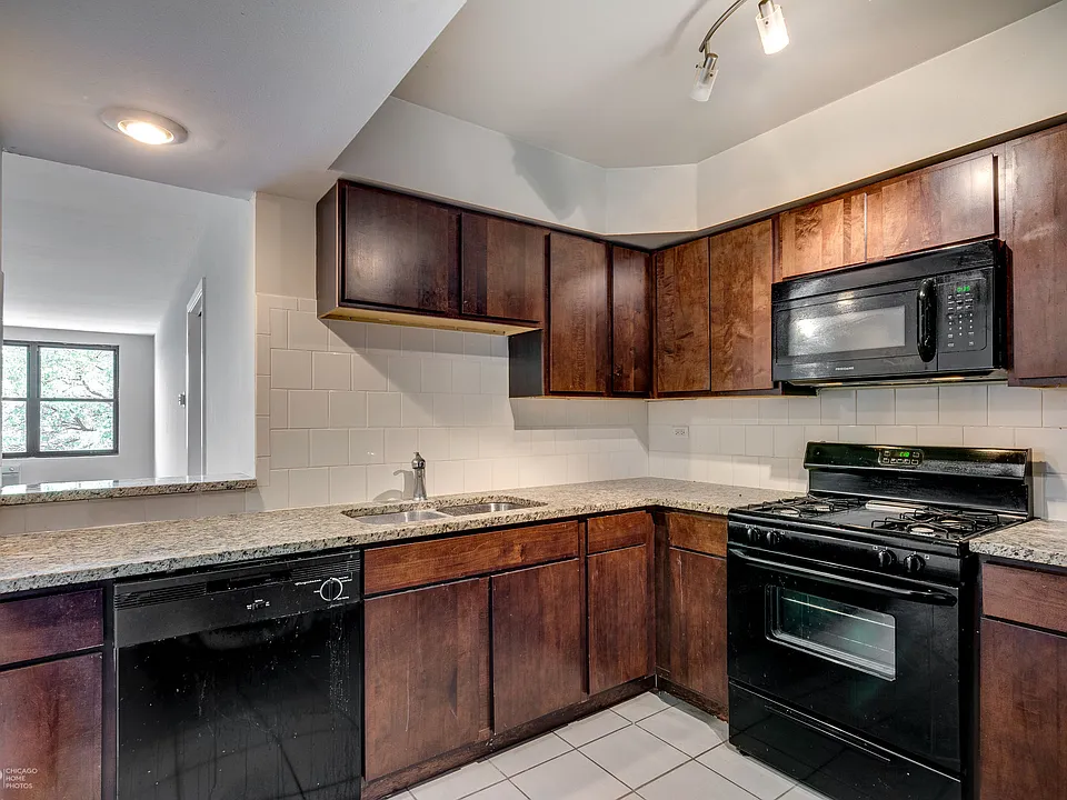 2BUP - Kitchen