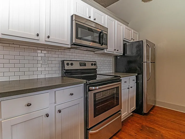 215F Nash St SE — Photo 2