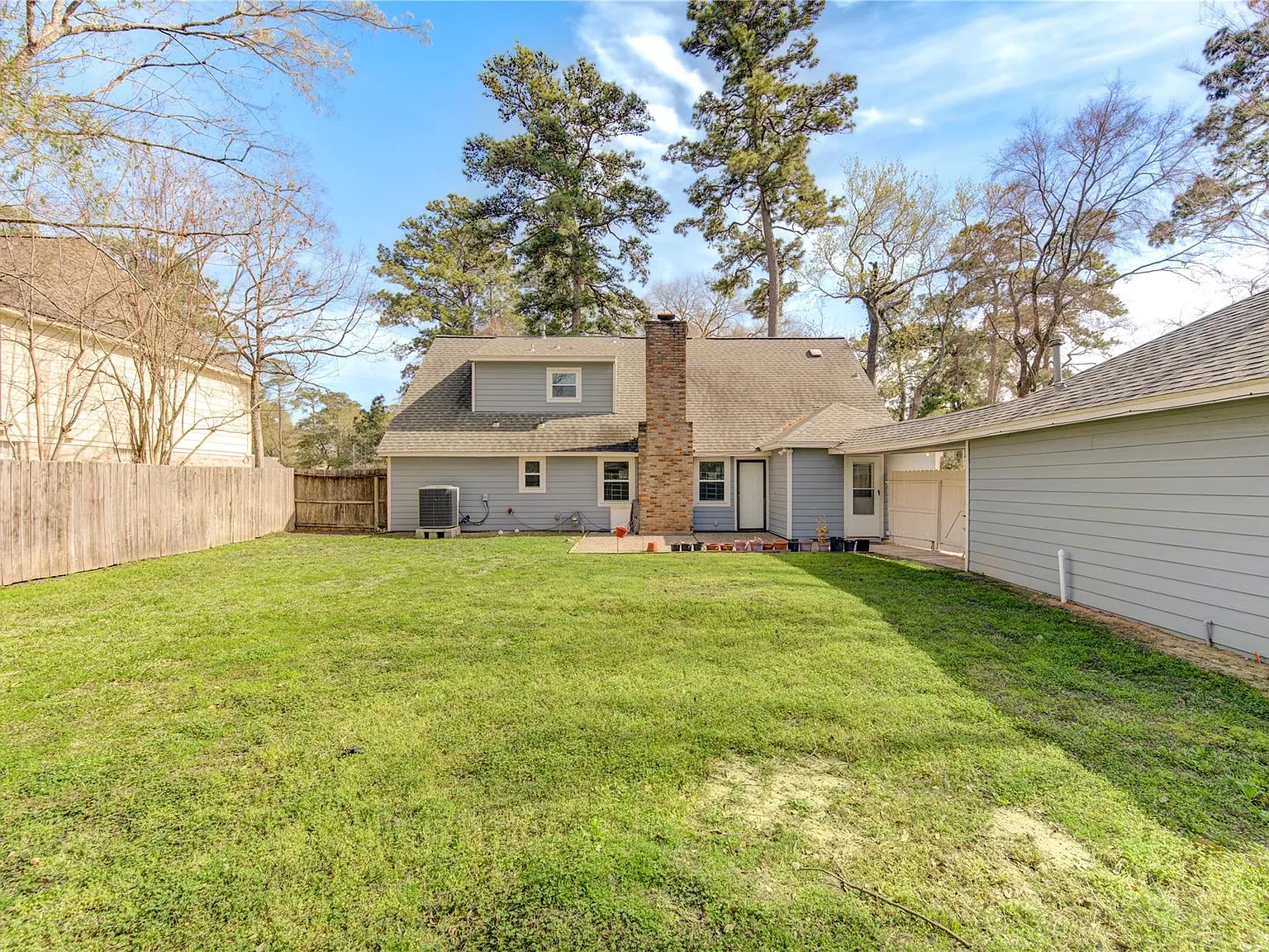 4 bed, 2.5 bath, 2706 sqft, $2,500 — Photo 3