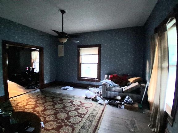 3rd image of 523 Bennett Blvd