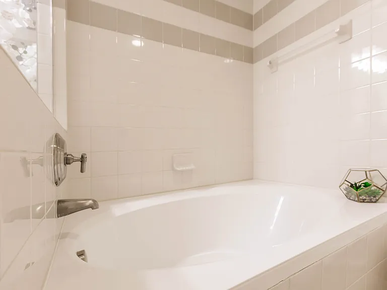 Aviah Flagler Village — Photo 164
