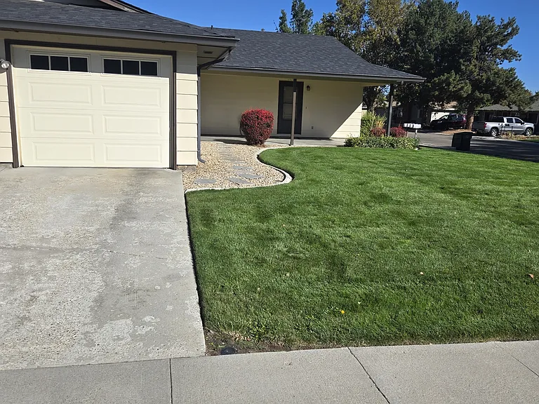1821 N Crestmont Dr #1821 — Photo 2