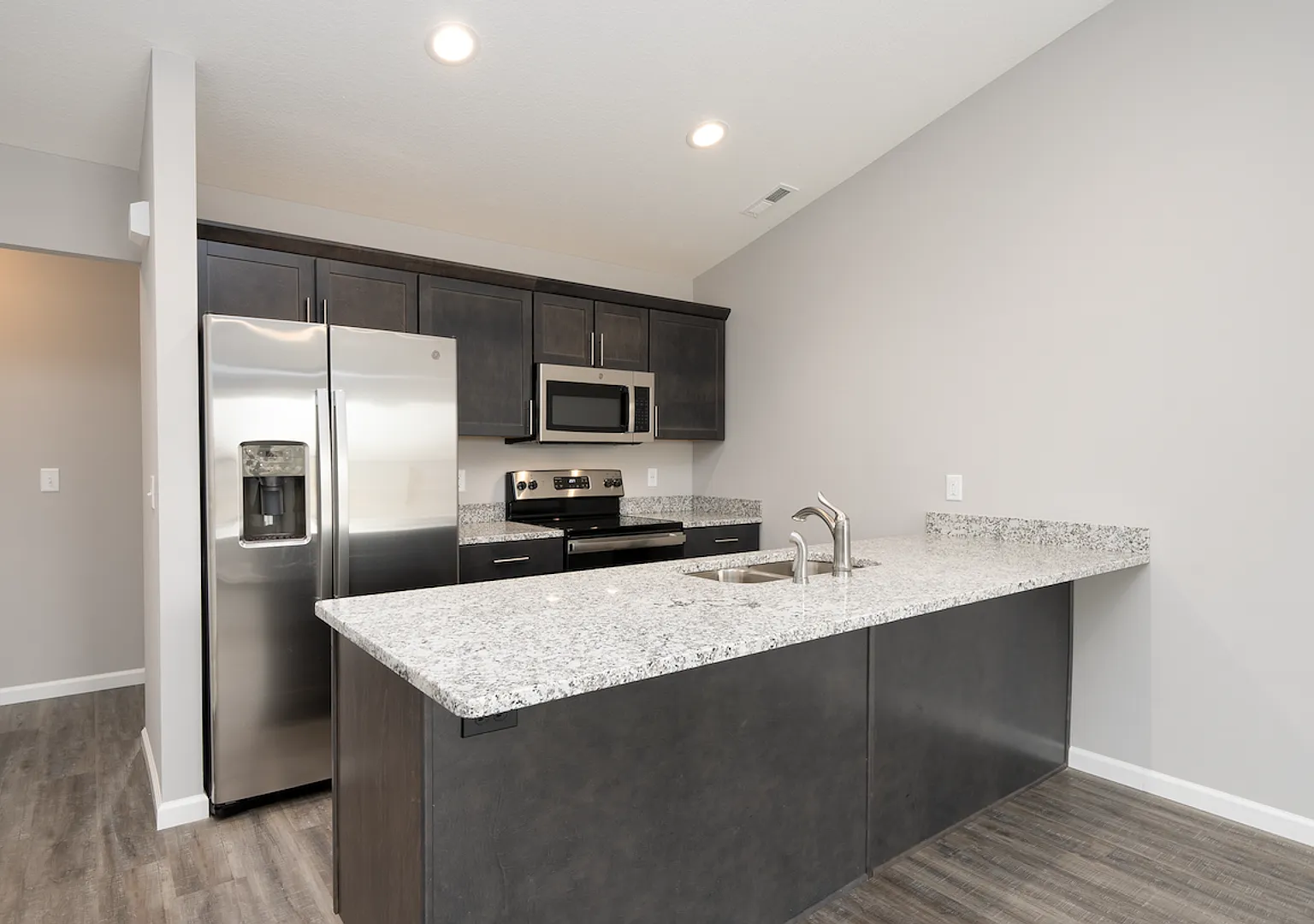 Somerset Townhomes and Villas — Photo 1