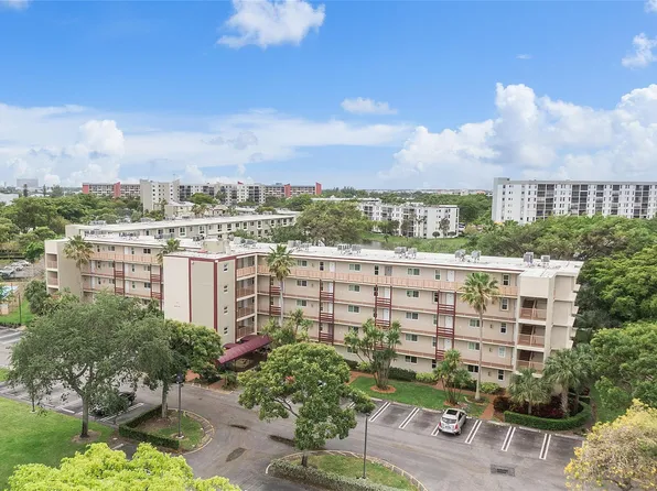 2216 N Cypress Bend Drive #408, Pompano Beach, FL 33069