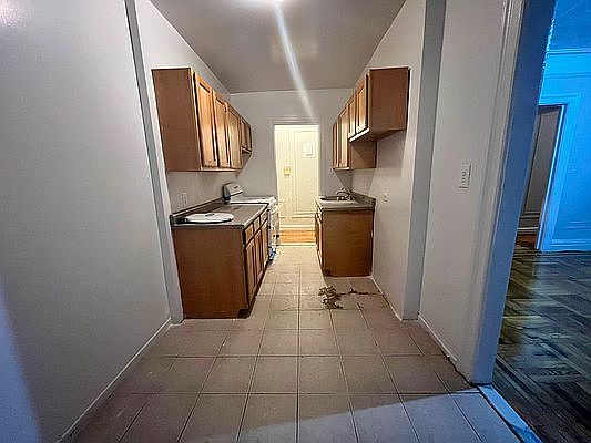 4th image of 2304 Sedgwick Ave #3P