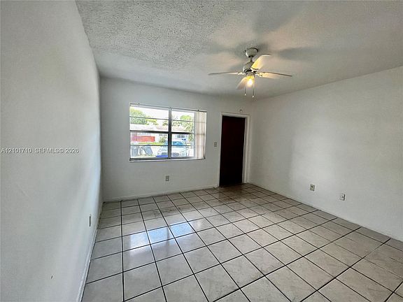5th image of 5420 SW 38th Ct