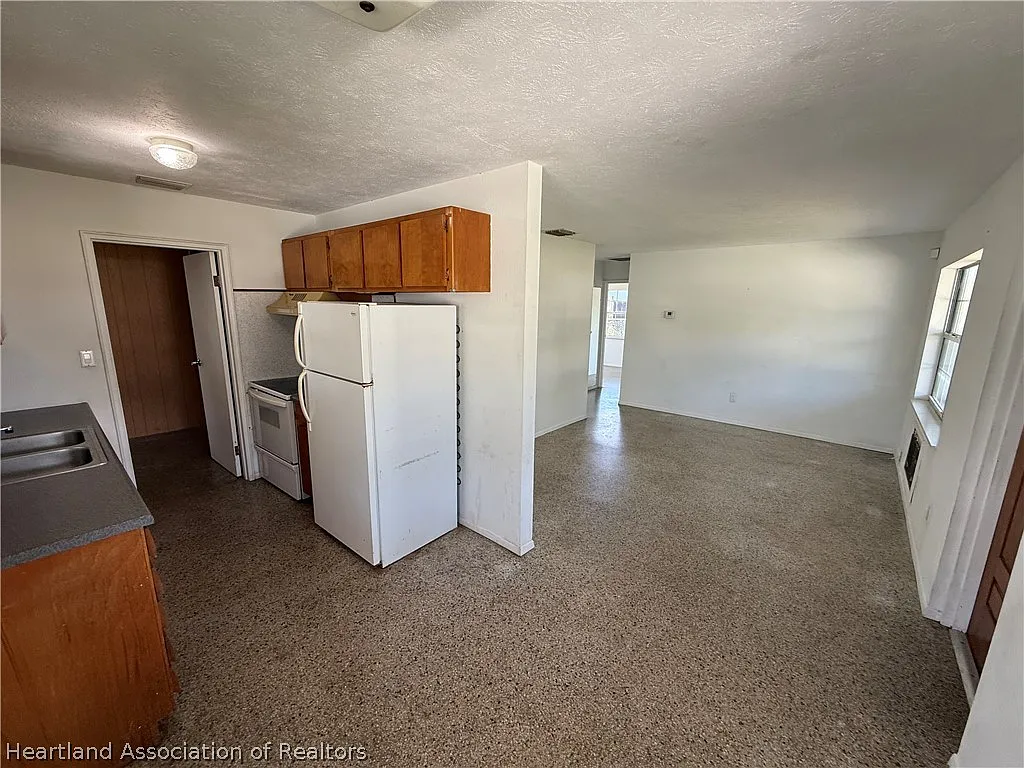 2 bed, 1.0 bath, 924 sqft, $1,150 — Photo 4