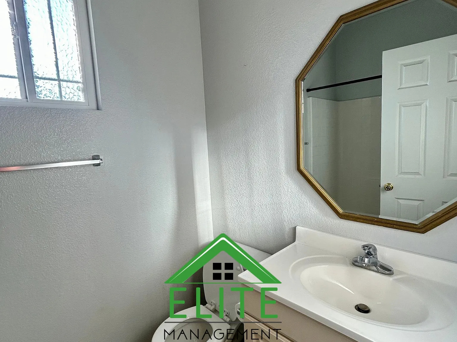 3 bed, 1426 sqft, $2,700 — Photo 3