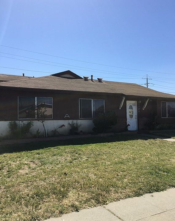 1st image of 1126 S Railroad Ave