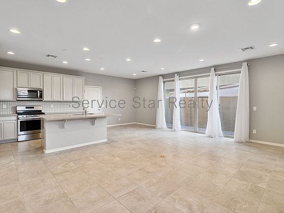 3rd image of 17214 N 9th Pl