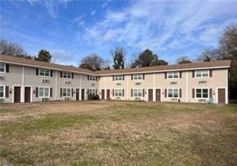 1st image of 13 Hedge Ln APT L