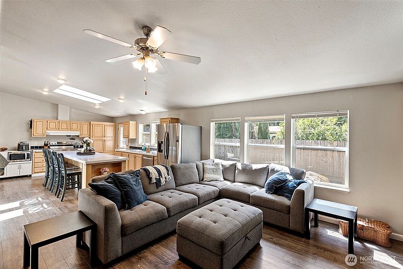 4th image of 6902 87th Street NW