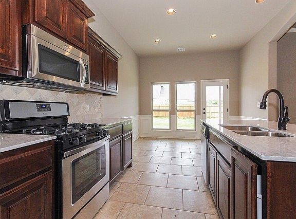 Granite counter tops in kitchen