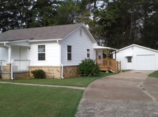 1201 Premier Rd, Longview, TX 75604