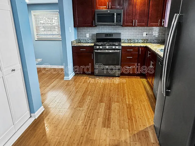 412 Ripplewood Rd — Photo 2