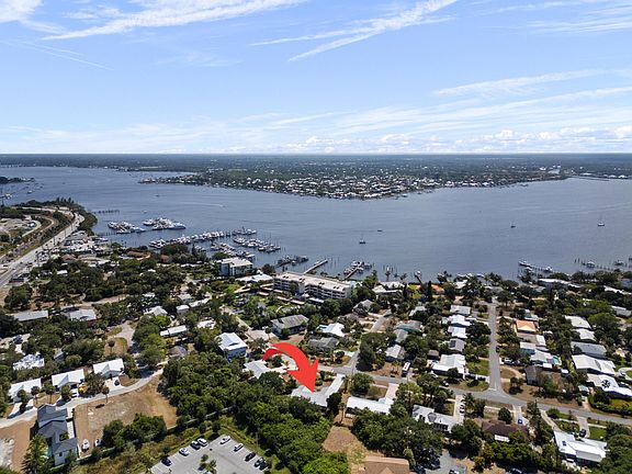 3rd image of 700 NW North River Drive