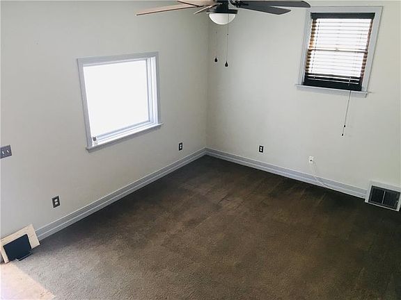 5th image of 422 Mace St