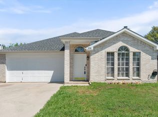1916 Highvalley Trl, Grand Prairie, TX 75052