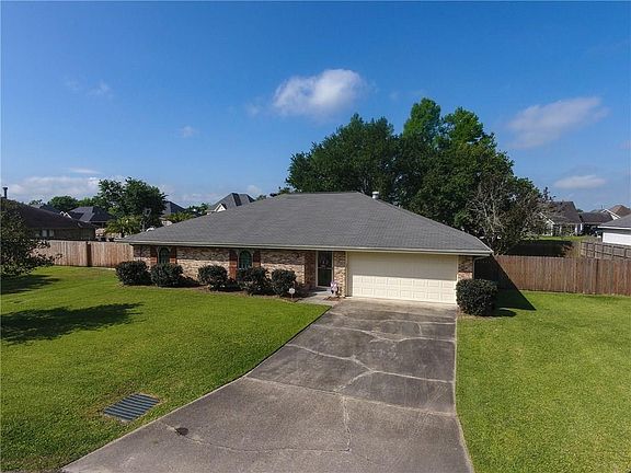 5th image of 137 Robichaux Dr