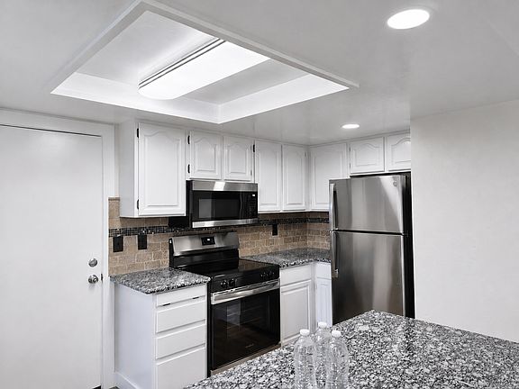 5th image of 20460 Cooke Dr