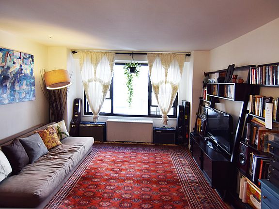 3rd image of 85 Livingston St #5C