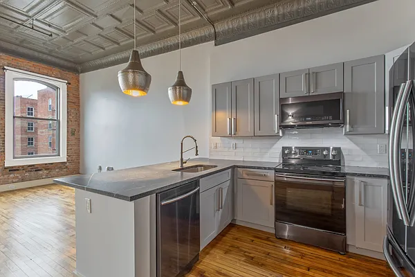 321 S Salina St #502 — Photo 11