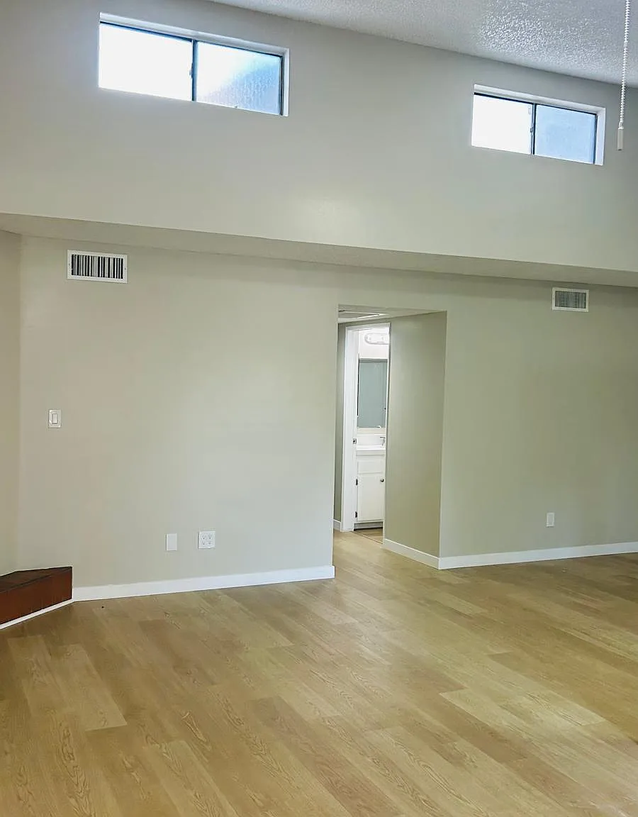 6900 Coldwater Canyon Ave — Photo 4