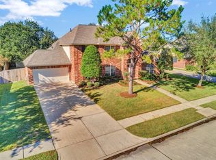 1414 Cambridge Dr, Friendswood, TX 77546